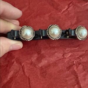 Elegant Black and Gold Hair Clip